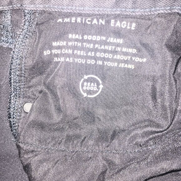 American Eagle Relaxed Mom Jean - Picture 10 of 10